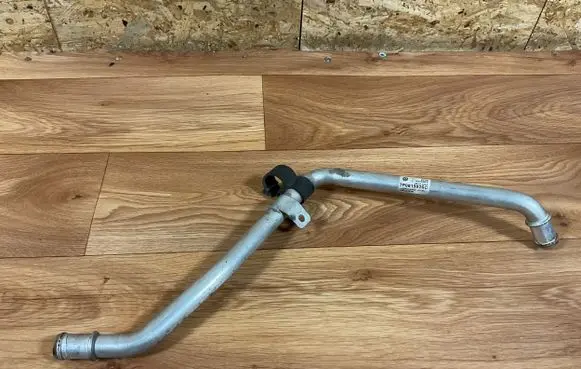 Volkswagen Touareg II Engine coolant pipe/hose 7P0819926C