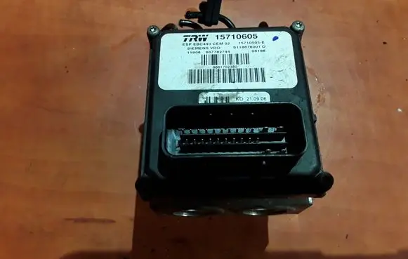 Peugeot 407 ABS Pump S118676001O 9661702380
