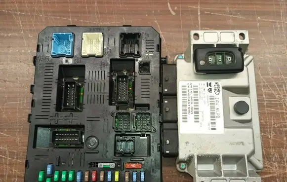 Citroen C4 Grand Picasso Engine ECU kit and lock set IAW6LPB 9659580780 9662401980