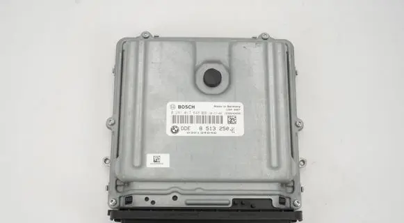 BMW 5 F10 F11 Engine control unit/module 8513250 0281017648