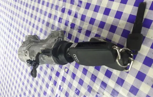 Audi A4 S4 B7 8E 8H Ignition lock 480905851