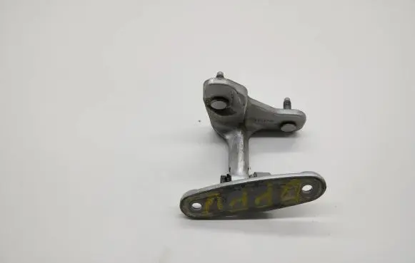 Mercedes-Benz GLK (X204) Front door upper hinge