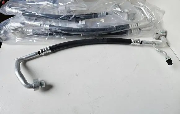Air conditioning (A/C) pipe/hose