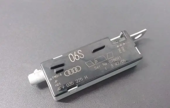 Audi A6 S6 C6 4F Aerial antenna filter 4F9035225H