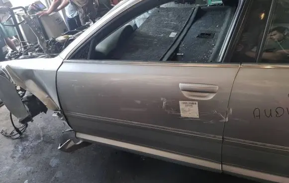 Audi A8 S8 D3 4E Front door LY7W