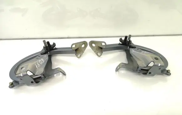 Skoda Superb B6 (3T) Tailgate/trunk/boot hinge 3T0827151 3T0827152