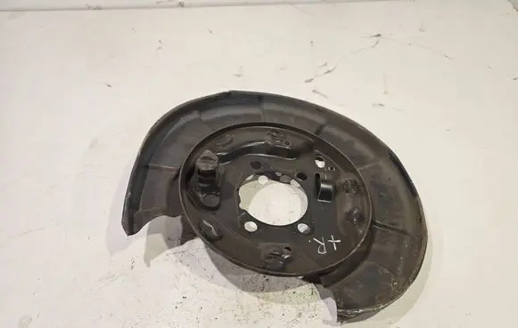 Toyota Prius+ (ZVW40) Rear brake disc plate dust cover 4650447050