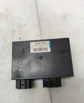 Volkswagen Golf IV Comfort/convenience module 1J0959799AH 5DK00795451