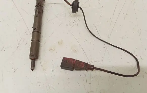 Audi A4 S4 B6 8E 8H Fuel injector 059130202G