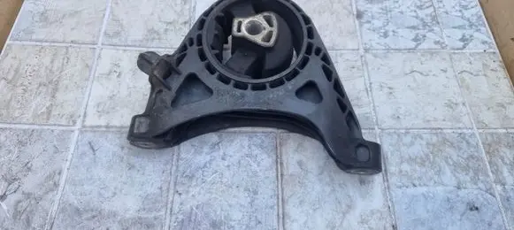 Opel Insignia A Engine mount bracket 13227769 2300061