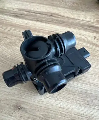 Mercedes-Benz Sprinter W907 W910 Electric auxiliary coolant/water pump A0005061300