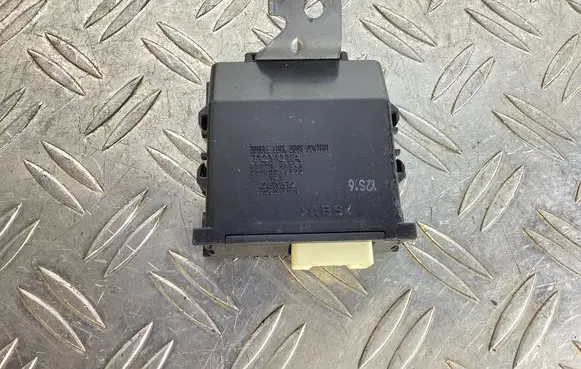 Lexus RX 450H Door central lock control unit/module 8597048040 0515004380