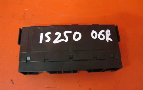 Lexus IS 220D-250-350 Fuse box set 8264130250 72818500