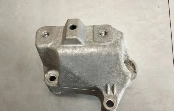 Volkswagen Golf VII Engine mounting bracket 1K0199117CF
