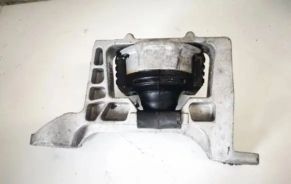 Ford Grand C-MAX Engine mount bracket