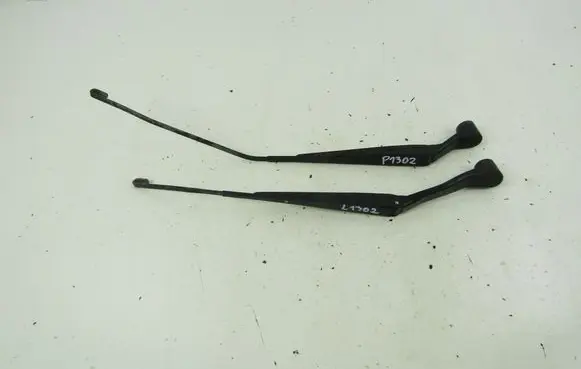 Mitsubishi Lancer Front wiper blade arm 