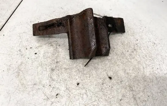 Citroen C3 Pluriel Engine mounting bracket 9647699780