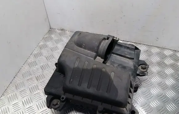 Renault Trafic II (X83) Air filter box 8200467321 93856612