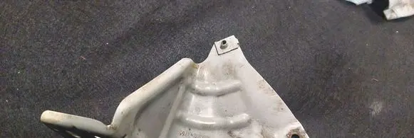 Opel Mokka Fender mounting bracket 95244755