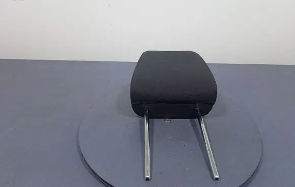 Volkswagen Jetta VI Front seat headrest 