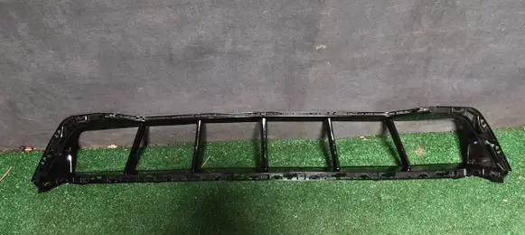 BMW 5 G60 Front bumper lower grill 8084629