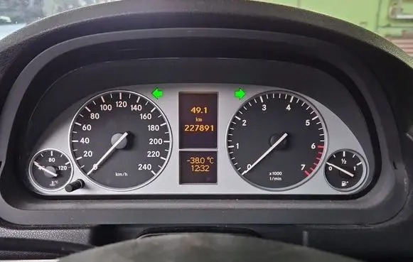 Mercedes-Benz B W245 Speedometer (instrument cluster) A1694400411 IMPRK1611281