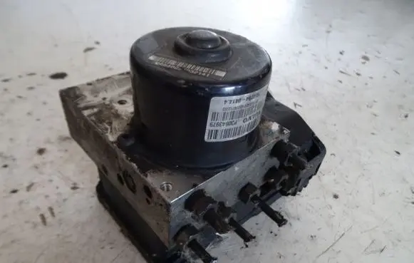 Volvo XC90 ABS Pump P30643979