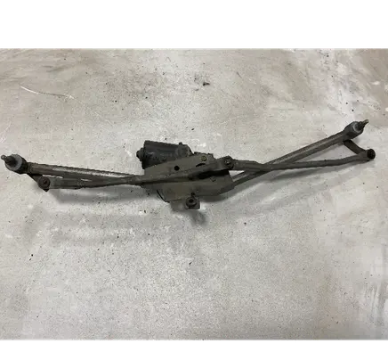 Volkswagen PASSAT B3 Front wiper linkage and motor 357955325A