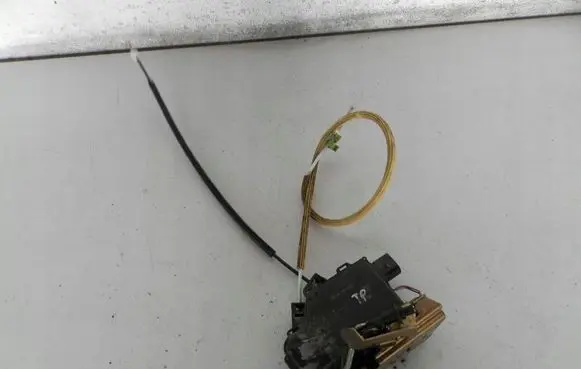 Audi A6 S6 C5 4B Rear door lock 