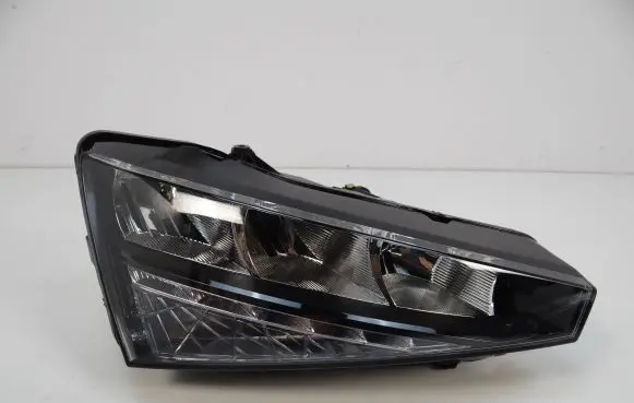 Skoda Scala Headlight/headlamp 657941016 90176072