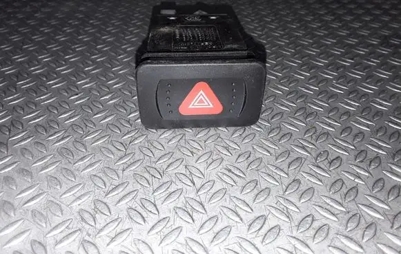 Volkswagen Golf IV Hazard light switch 1J0953235J