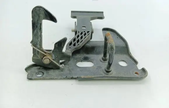 Audi A6 S6 C6 4F Engine bonnet/hood lock/latch loop/hook 4F0823480