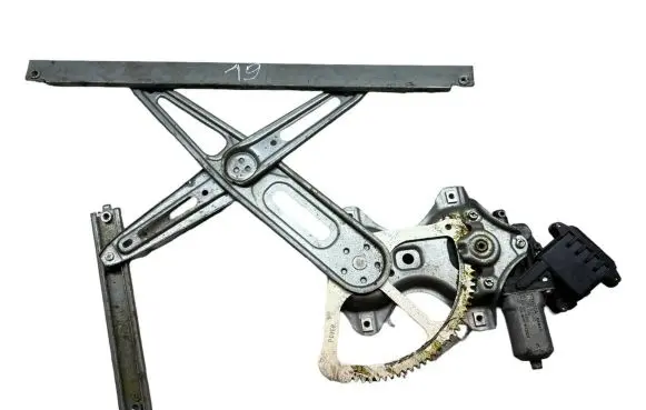 Toyota Auris 150 Front door window regulator motor 977555106 961919100 8570202020