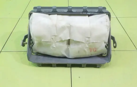 Mitsubishi Lancer VIII Passenger airbag 7030A060