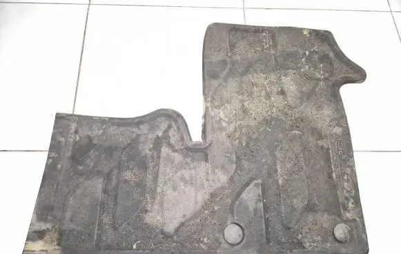 Renault Master III Front floor mat 93165539