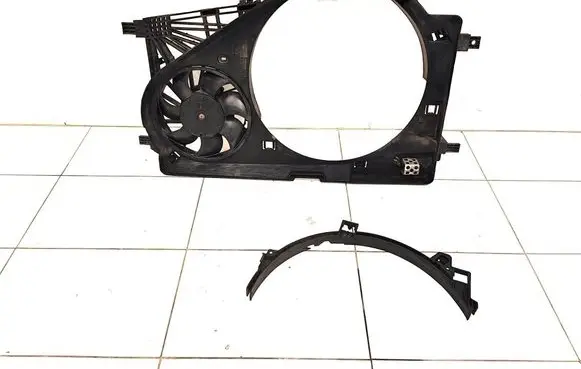 Renault Master III Radiator cooling fan shroud 214812020R