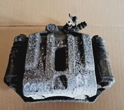 KIA Carens II Rear brake caliper