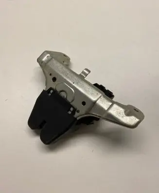 Mercedes-Benz C W205 Loading door lock 