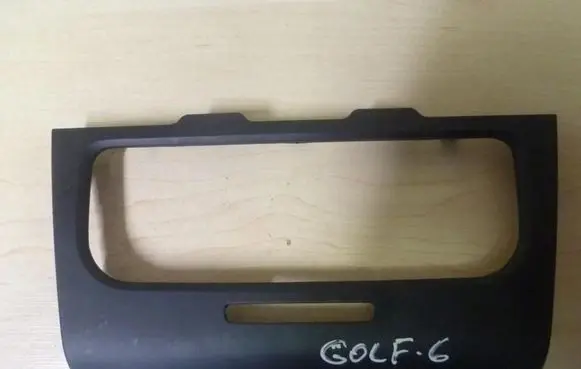 Volkswagen Golf VI Radio/GPS head unit trim 5K0858069P I1666