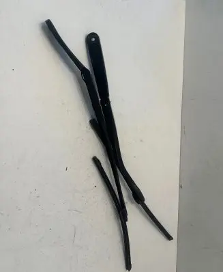 BMW 5 F10 F11 Front wiper blade arm