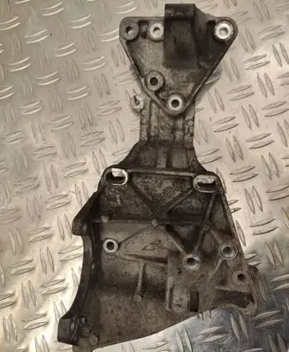 Volvo XC60 Generator/alternator bracket 31258329
