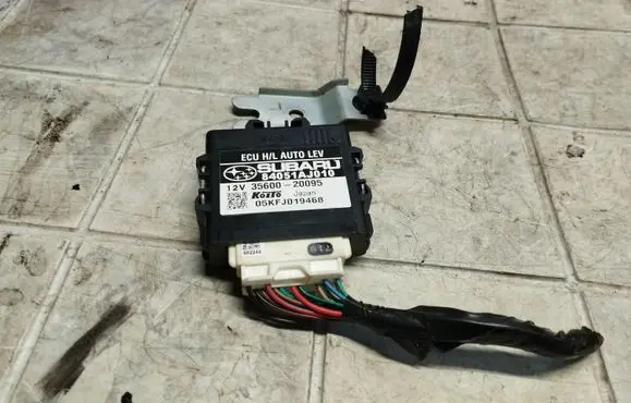 Subaru Outback Light module LCM 3560020095 84051AJ010