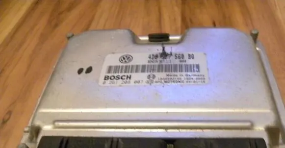 Volkswagen Touareg I Engine control unit/module 4D0907560BQ