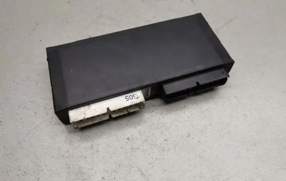 BMW 5 E34 Comfort/convenience module 1379741 61351379741