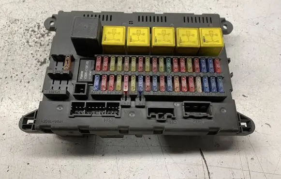 Land Rover Freelander Fuse module YWC000492 229988 53070133D