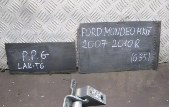 Ford Mondeo MK IV Loading door hinge set 