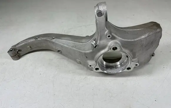 Tesla Model Y Front wheel hub R118831600F