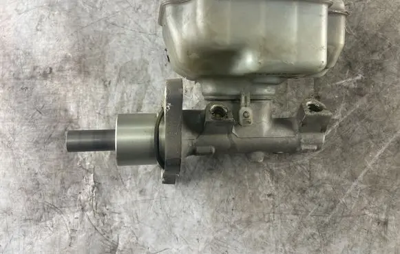 Volkswagen Golf Plus Master brake cylinder 1K1611301C