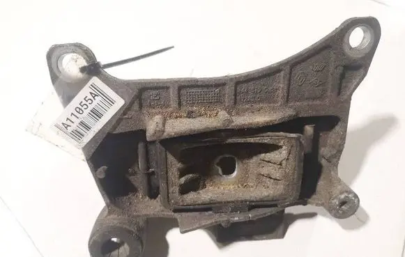 Renault Megane III Engine mount bracket 