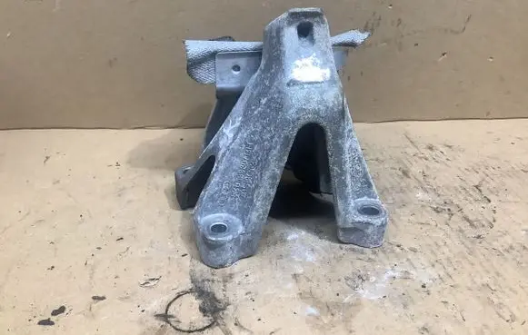 Audi Q5 SQ5 Engine mounting bracket 8K0199307BH